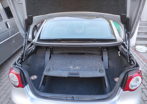 Volkswagen Eos cena 24500 przebieg: 128000, rok produkcji 2009 z Poznań małe 106